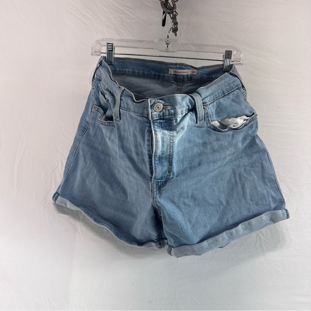 Levi's Womens Size 33 Light Wash Mid Length Shorts Blue Denim Stretch Cuffed Hem